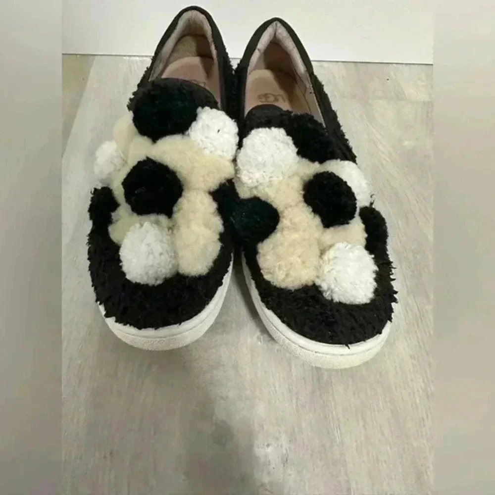 UGG Black White Pom Pom Slip On Loafer Shoes Women US 7 EU 38 - Picture 9 of 9